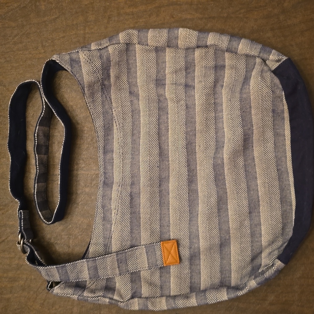Thirty-One Retro Metro Hobo Crossbody